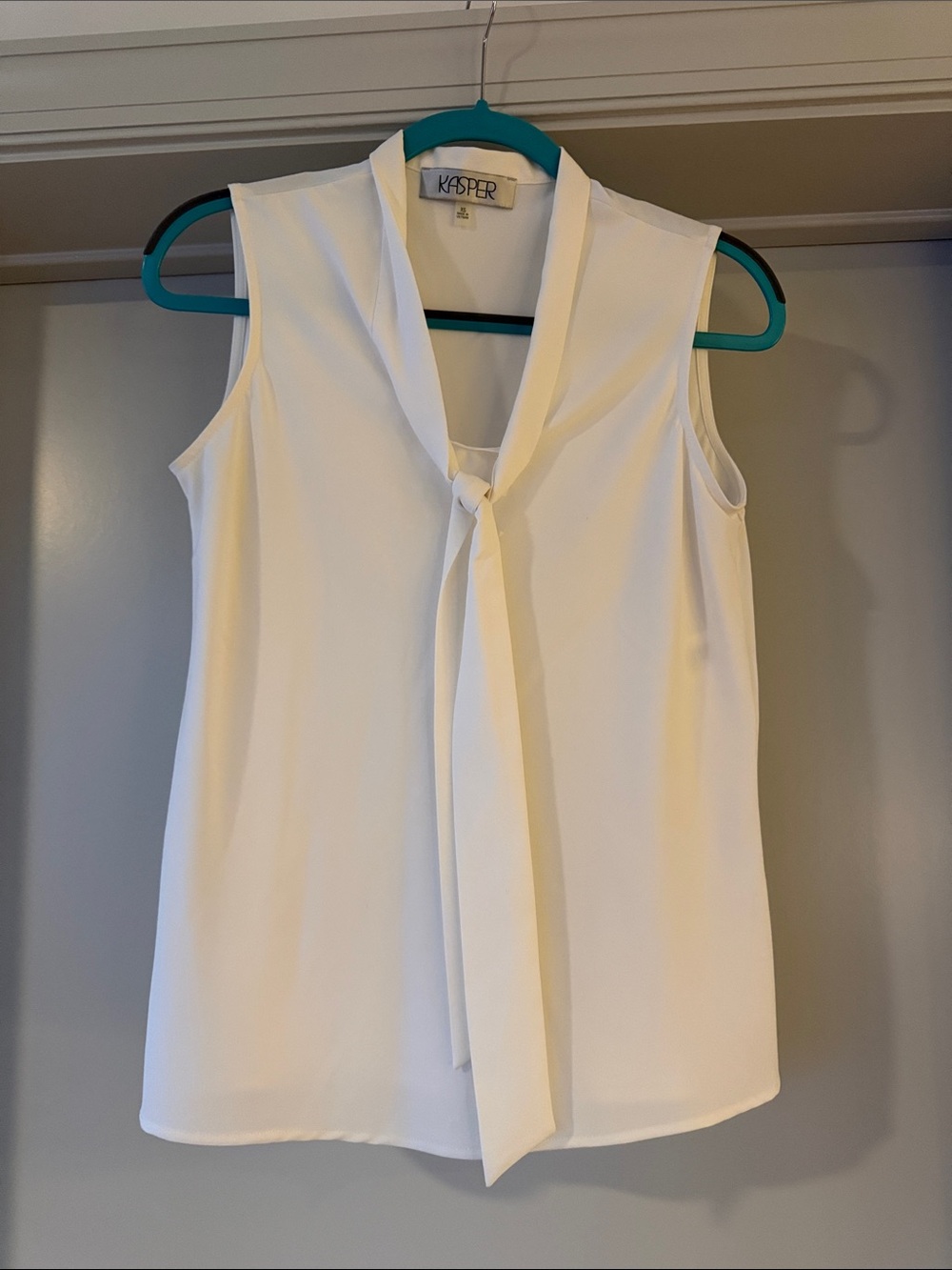 Kasper White Sleeveless Tie-Neck Camisole